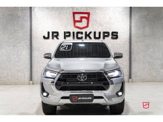 TOYOTA HILUX 2.8 D-4D TURBO DIESEL CD SRX 4X4 AUTOMÁTICO
